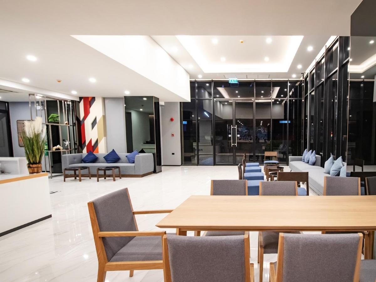 Fortune D Hotel Phitsanulok Exterior photo