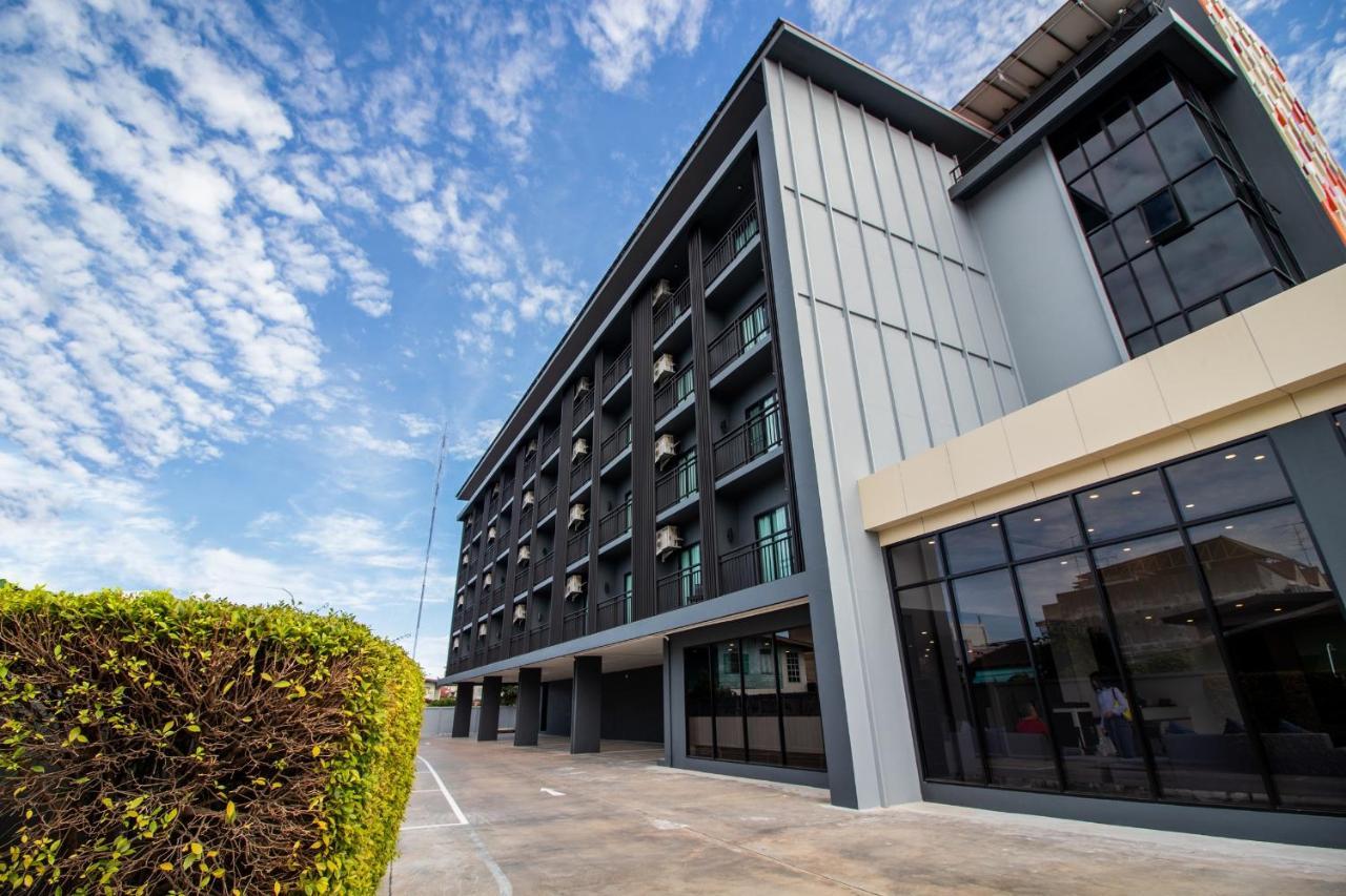 Fortune D Hotel Phitsanulok Exterior photo