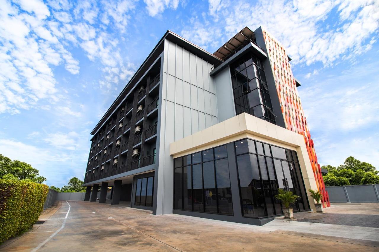 Fortune D Hotel Phitsanulok Exterior photo